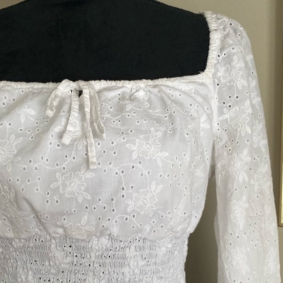 White Eyelet Lace Square Neck Bow Detail Long Sleeve Hollister Crop Top Size M - Picture 2 of 8
